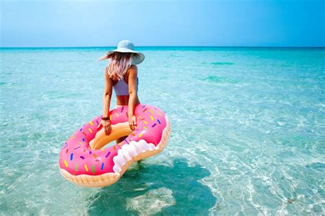 instagram worthy pool floats  spring