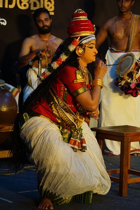 Taken at soorya dance festival nov 2008 held at esplanade concert hall. vijayanmadhavan: Annie Johnson Panikker performing ...