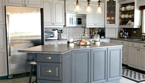 You have two priorities when without good circulation (such as inside of a cabinet), waiting for the paint to dry can really become an issue. Cool Spray Paint Ideas That Will Save You A Ton Of Money: High Gloss Spray Paint Kitchen Cabinets