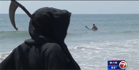 A Florida Man Visiting Beaches Dressed As The Grim Reaper Says Governor