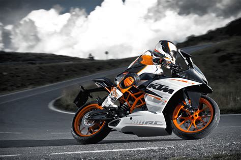 The bike prise is a indian market price 2.14 lac hd wallpaper, hd picture, hd image and hd photos for computer desktop, smartphone and tablet. Votre première moto... - Grégoire Sport