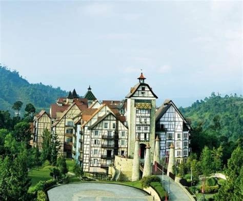 Ja, ze bieden vergaderkamers, feestzaal en conferentievoorzieningen. Colmar Tropicale, Berjaya Hills (S̶$̶7̶6̶) S$63: UPDATED ...