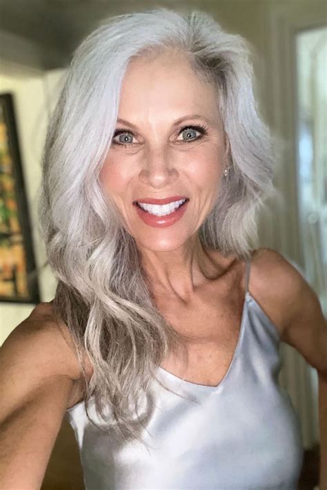 Pin By Guillermo Gamez On Fine Ladies Beautiful Gray Hair Silver