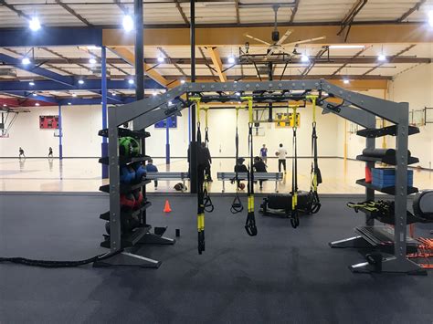 Functional Training System For Group Training With Bridge Accessory
