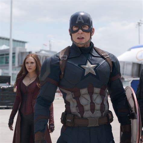 Chris Evans Thinks Captain Americas Suit Was The Worst Of All Avengers