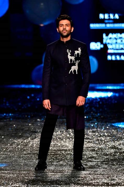 Lakme Fashion Week 2021 Kiara Advani Kartik Aaryan Walk The Ramp For