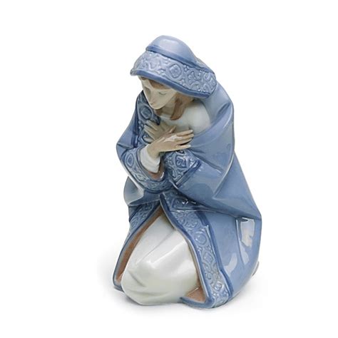 Has 110 employees at this location and generates $32.34 million in sales (usd). Lladro Figurines, Mary, 17.7 x 12.7 cm | Figurines, Porcelain, Bow sneakers