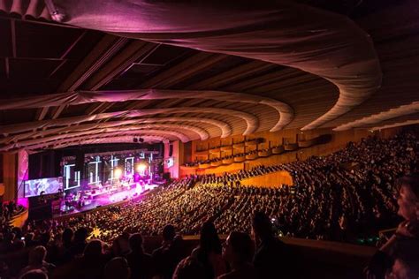 Sala palatului (the palace hall) in bucharest, romania is a conference centre and concert hall immediately behind the national museum of art of romania, the former royal. Holograf a sustinut doua concerte de exceptie la Sala ...