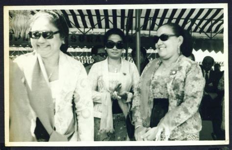 Pertanyaan kapan kawin? saat momen silaturahmi lebaran seolah menjadi momok bagi banyak jomblo. Koleksi Tempo Doeloe: Foto-foto Pak Harto dan Ibu Tien ...