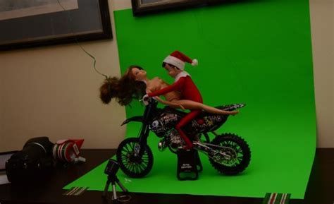 Green evil elf on the shelf. 10 Hilarious Elves on Shelves - Oddee