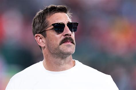 Aaron Rodgers Says Travis Kelces Pfizer Deal Is ‘shilling For A