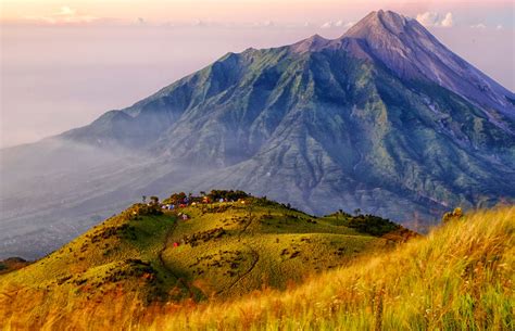 gambar pemandangan gunung yang indah