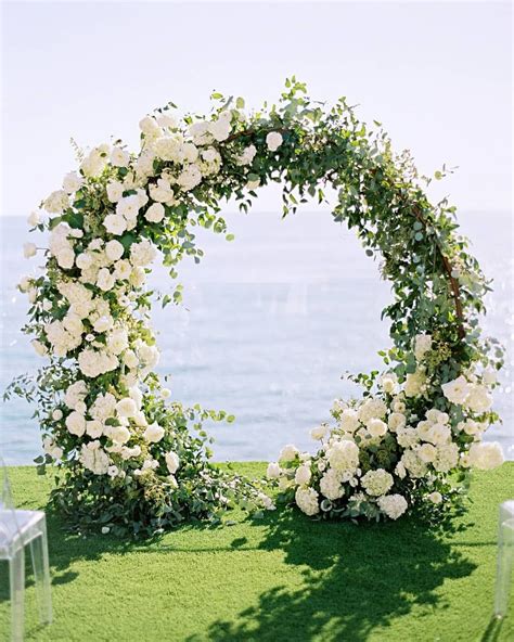 Major Heart Eyes For This Circular Floral Arch 😍😍😍 Double Tap If You