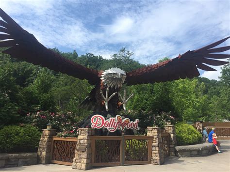Dollywood Tickets Pigeon Forge Tn Dollywood Theme Park Tripster