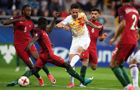 ¡saltan los jugadores al terreno de juego! Eurocopa Sub-21: España mete la directa ante Portugal | Deportes | EL PAÍS
