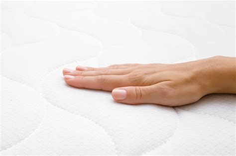 Spürbar verbessertes liegegefühl mit ihrem latex topper erhältlich in verschiedenen größen 2 jahre garantie jetzt bei matratzen concord bestellen. Matratzen-Topper Test & Vergleich 2020 | Netzvergleich