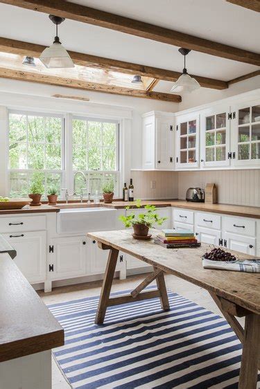 45 Modern Farmhouse Kitchen Ideas That Are Warm And Welcoming Hunker