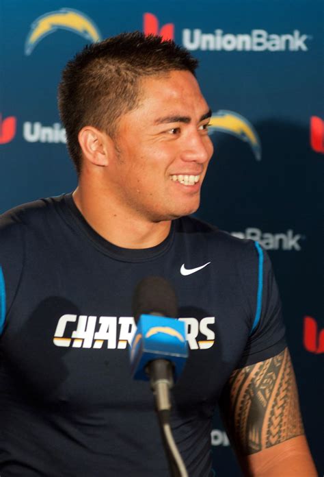 Manti Te'o up and running on Chargers' defense - tribunedigital 