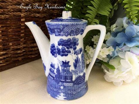 Vintage Individual Blue Willow Teapot 2 Cup Capacity Straight Lines