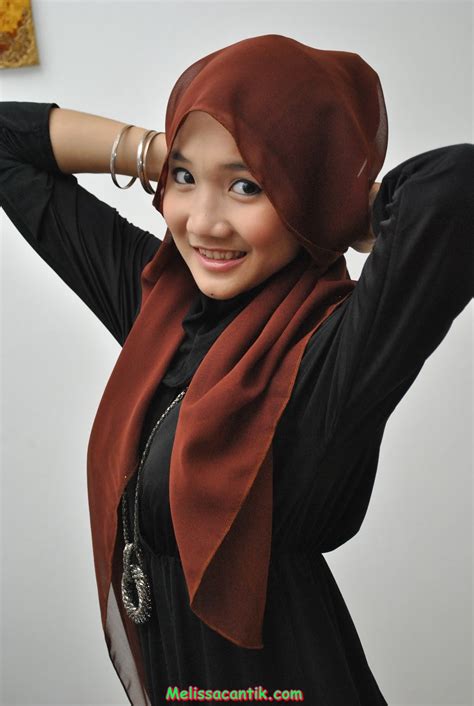 Lihat ide lainnya tentang kecantikan selebgram hits indonesia ❤ on instagram: Koleksi Gadis Berhijab Cantik Jadi Foto Model Terbaru 2014 ...