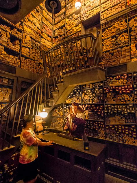 Ollivander's Wand Shop (The Wizarding World of Harry Potte… | Flickr