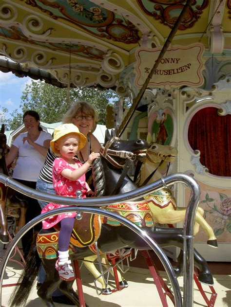Små grodorna, små grodorna vad lustiga de är. Liseberg! | Tildes och Elis blogg