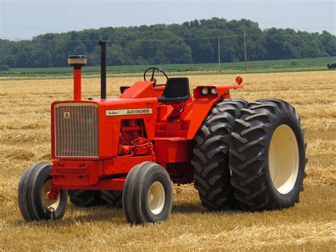 Allis Chalmers Two Twenty Tractor Tractors Vintage Tractors Big