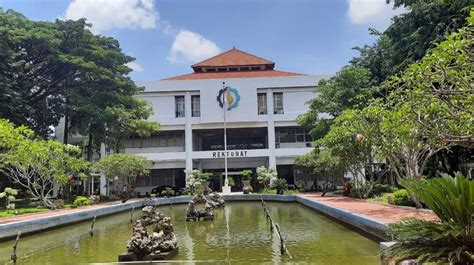 Universitas Di Surabaya Newstempo