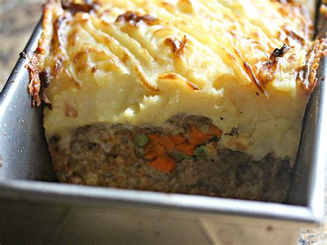 Shepherds Pie Meatloaf With Parmesan Potato Crust And Stilton Sauce