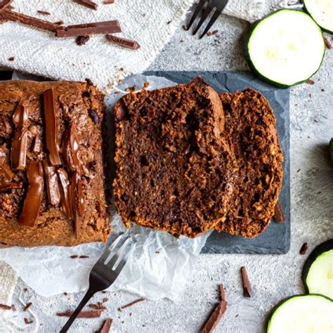 Anschließend aus der form stürzen und nach belieben mit zusätzlicher schokolade bestreichen. Zucchini-Schoko Kuchen - Genusskind