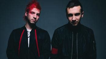 A huge step up followed, as twenty one pilots signed to atlantic imprint fuelled by ramen and teamed up with canadian producer greg wells (katy perry, adele, taylor. Twenty One Pilots fechas de gira 2021 2022. Twenty One ...