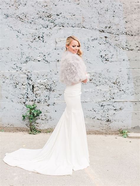 Secondhand means an item of clothing that has been worn before. 28 Winter Wedding Dress Ideas for Any Style