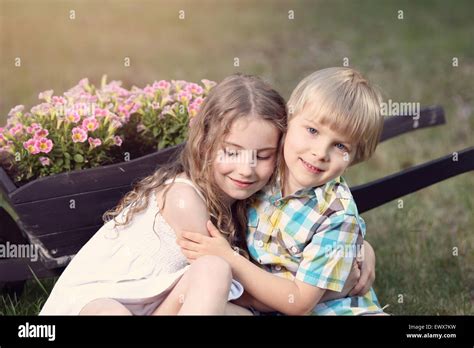 Friendship Between Children Hi Res Stock Photography And Images Alamy