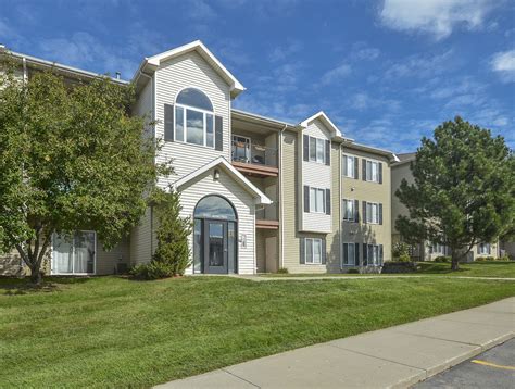 What is the average price for a 2 bedrooms + 2 bathrooms in omaha? Park West Apartments Rentals - Omaha, NE | Apartments.com