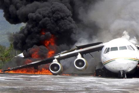 Nahas pesawat boeing 737 lion air, jt610 hari ini mengingatkan kembali beberapa kecelakaan udara yang terjadi di indonesia sejak beberapa tahun lalu. Elakkan 6 Tingkah Laku Berbahaya Ini Ketika Berada Di ...