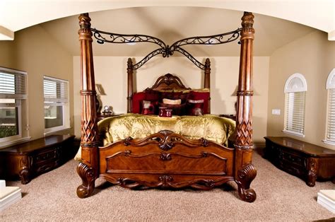 The most common 4 poster bed canopy material is cotton. How to Buy Queen Size 4 Poster Bed - Mike Warner