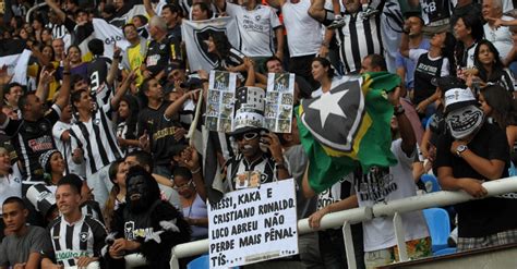 A final da taça rio de 2012 decidirá o campeão do segundo turno e o time que enfrentará o fluminense na final do campeonato carioca de futebol de 2012. Confira fotos do clássico entre Botafogo e Vasco na final ...