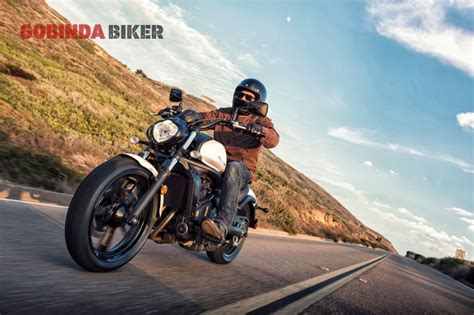 649 cc parallel twin dohc mill with liquid cooling and fuel injection. Middleweight cruisers: Kawasaki Vulcan S versus Harley ...