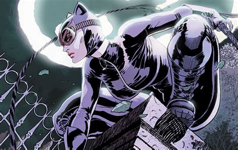 Catwoman Runs The Cw Arrow Gauntlet Battles Comic Vine