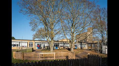Tour of Oak View School, Loughton - YouTube