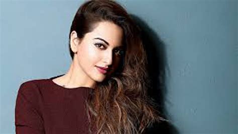 Fraud Case Filed Against Bollywood Actor Sonakshi Sinha Daily Times