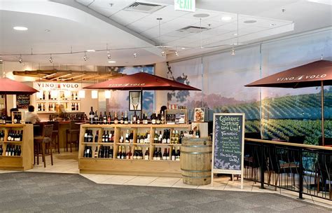There are various restaurants and food hubs at the airport which provides the wide range of food some of the best dining options at atrium are. Pin by Oakland International Airport on Oakland ...