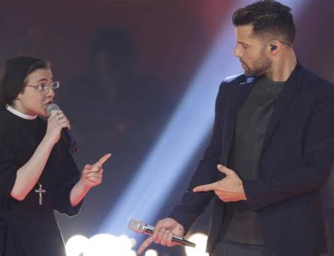 The Voice Suor Cristina Scuccia Canta Con Ricky Martin E Va In Finale