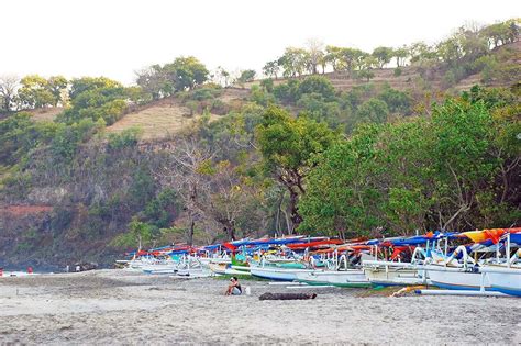 Pasir Putih Beach In Bali Hidden Beach In East Bali Go Guides