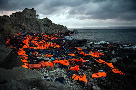 Stunning Award Winning Photos Highlight Social And Environmental Issues