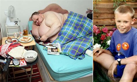 carl thompson britain s fattest man is laid to rest in double sized coffin daily mail online