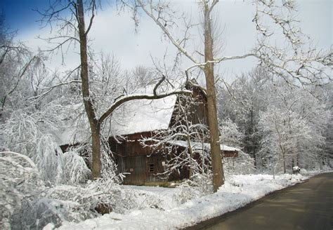 Snow Covered Barnohio Winter Beauty Winter Scenes Picture