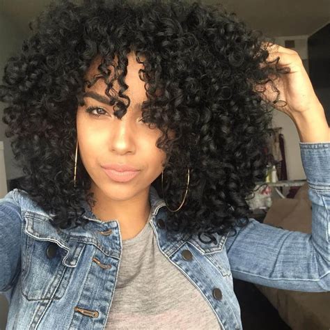 Curly Hair Style Black Woman Wavy Haircut