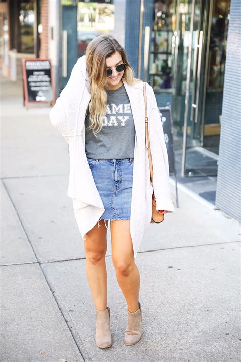 Game days are huge and looking cute is a must. Game Day | OOTD | Daily Dose of Charm