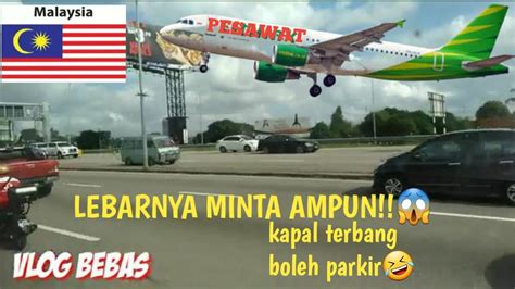 Penulis sebenarnya menyimpan impian nak mempunyai sebuah kapal terbang sendiri. Jalan RAYA DI MALAYSIA LEBARNYA MINTA AMPUN kapal terbang ...